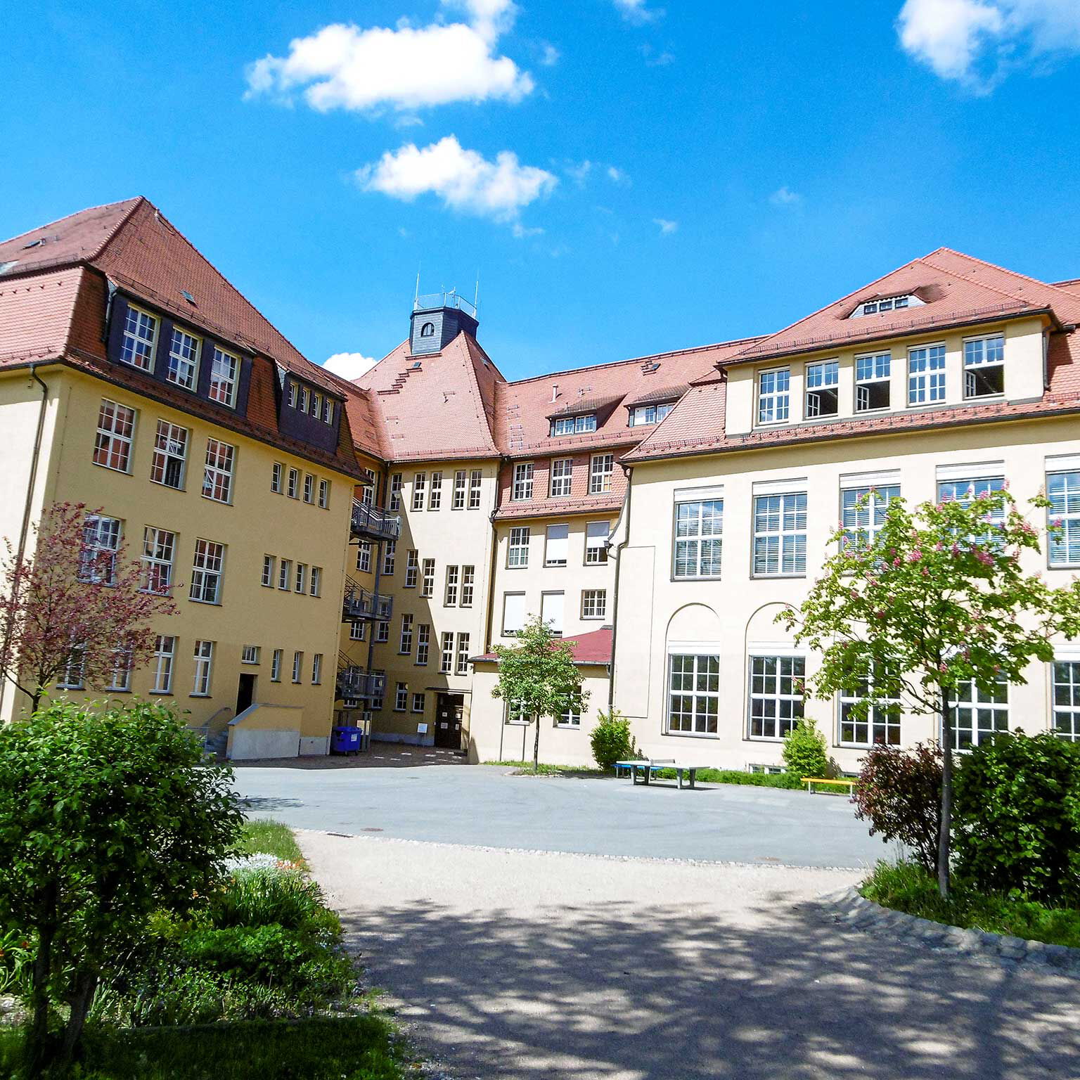 Das Schulgebäude des Johannes-Kepler-Gymnasium.